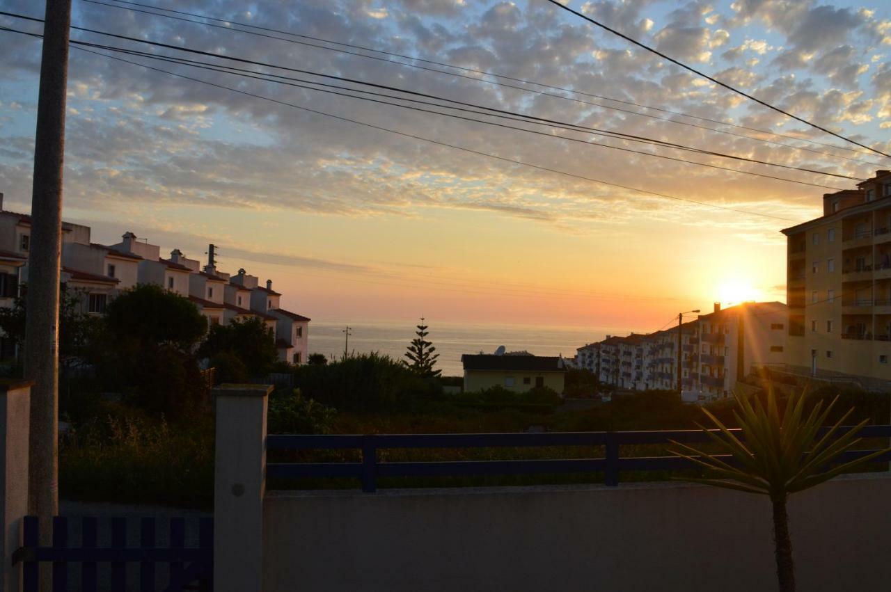 Ericeira Chill Hill Hostel & Private Rooms - Sea Food Exterior photo